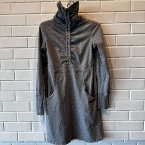 Athleta t-shirt snap-neck tunic